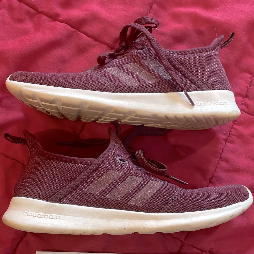 💜 EUC ADIDAS Cloudfoam Sneakers